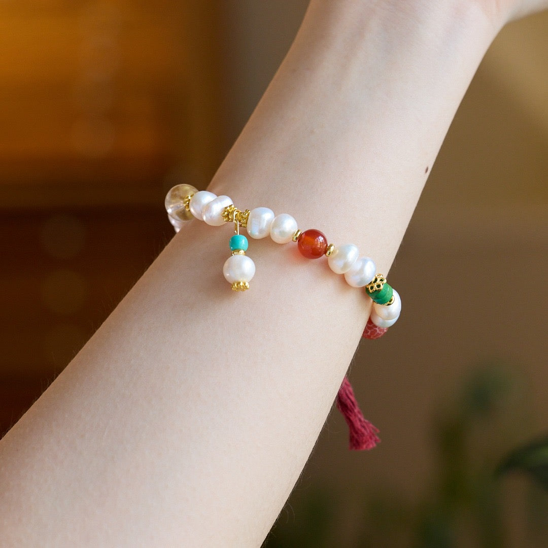 Natural Pearl Bracelet with Brass Guanyin Pendant | Single Strand
