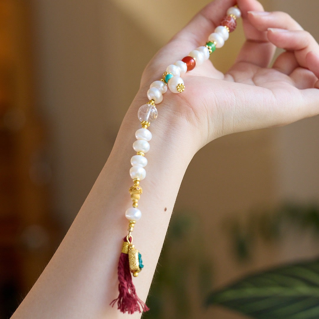 Natural Pearl Bracelet with Brass Guanyin Pendant | Single Strand